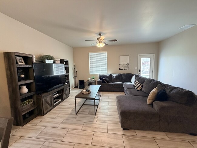 Photo - 1418 Santa Thomas St