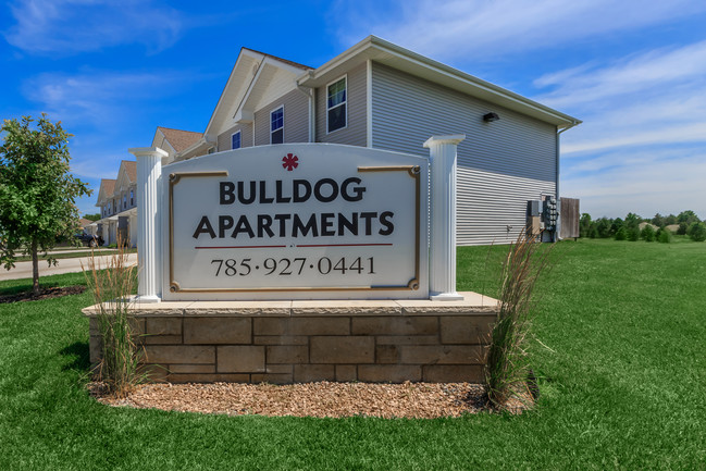 Bulldog Apartments - Bulldog Apartments