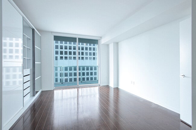 Photo - 500 Brickell Ave Unit 3604