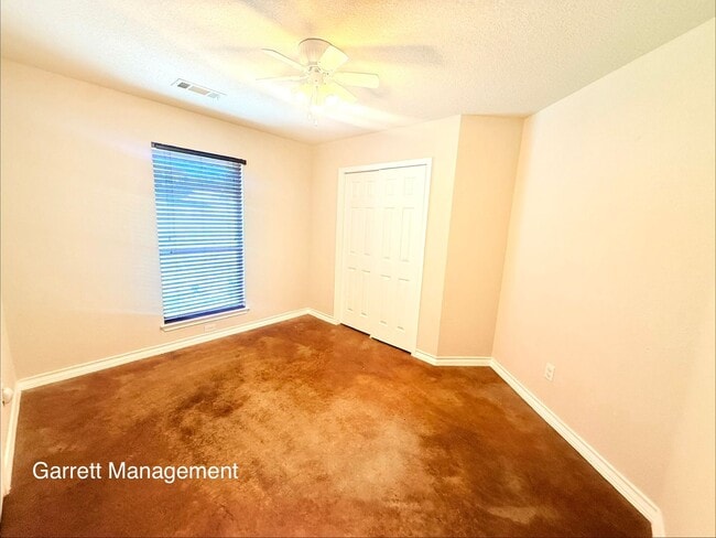 Photo - Brick 3/2 home with office in West Lampasas