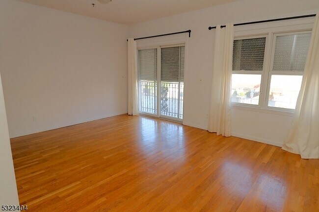 Photo - 47-49 Union Street Unit 1F Unit 1F