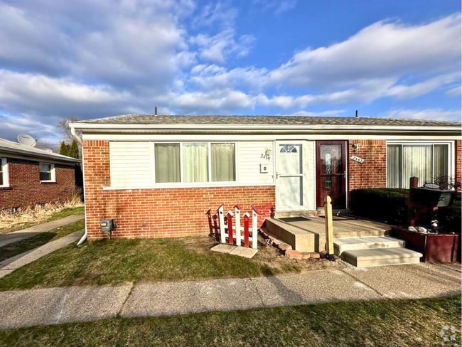 Building Photo - 2439 Stieber St Rental