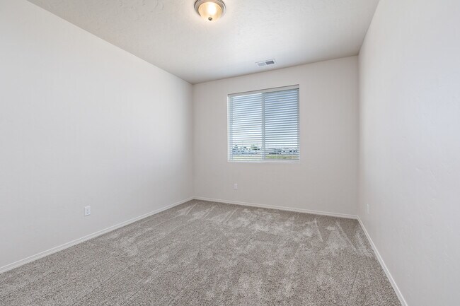 Photo - 1958 N W Enterprise St