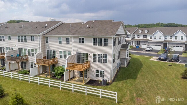 Photo - 601 Charleston Dr