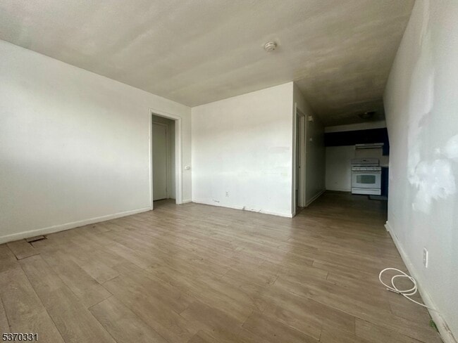 Building Photo - 530 Valley Brook Ave Unit 530 Rental