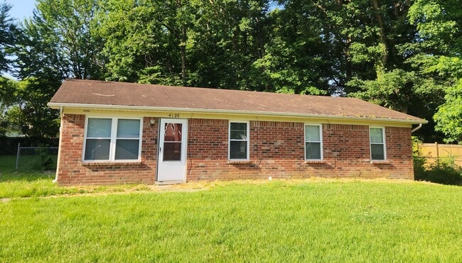 Building Photo - Updated 4 bedroom 1.5 bath home located in...