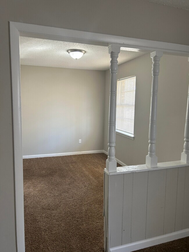 Photo - 208 Ridgewood Ave