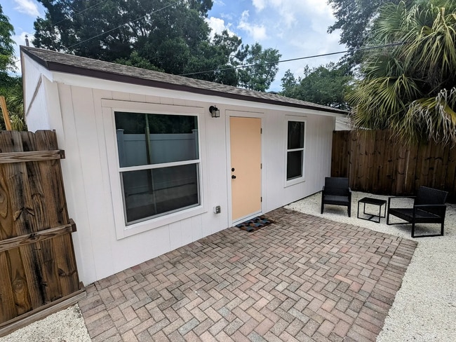 Photo - 2157 Bougainvillea St