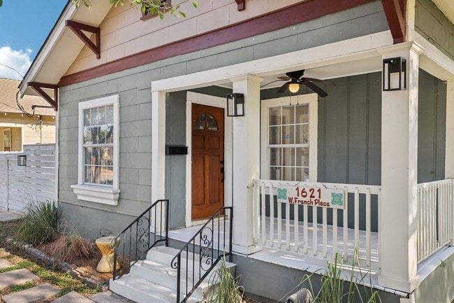 Building Photo - Woodlawn Gem!! Rental