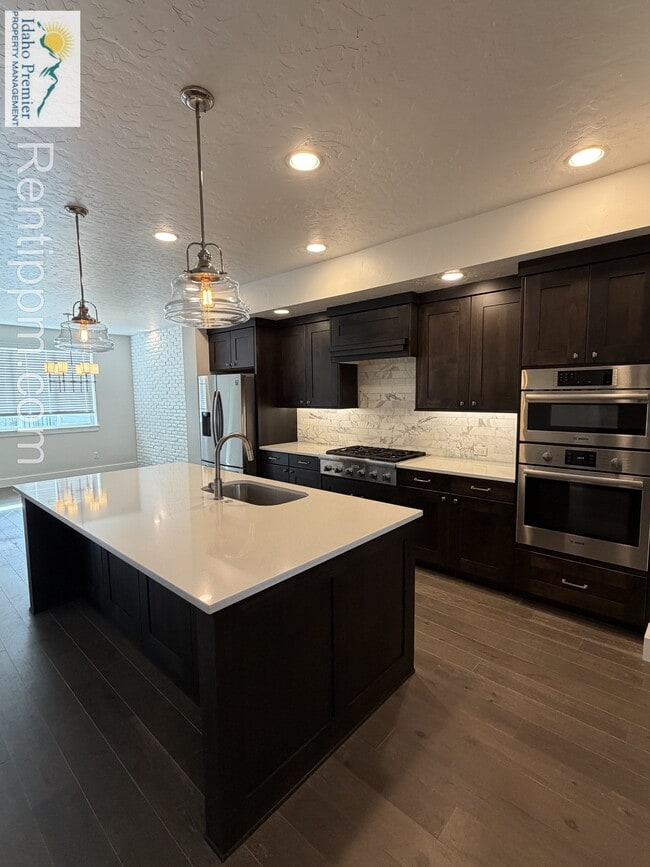 Photo - 3010 S Honeycomb Way