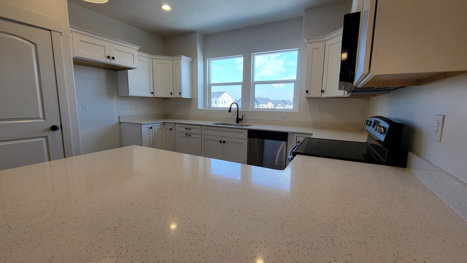 Photo - 3958 Hardman Way