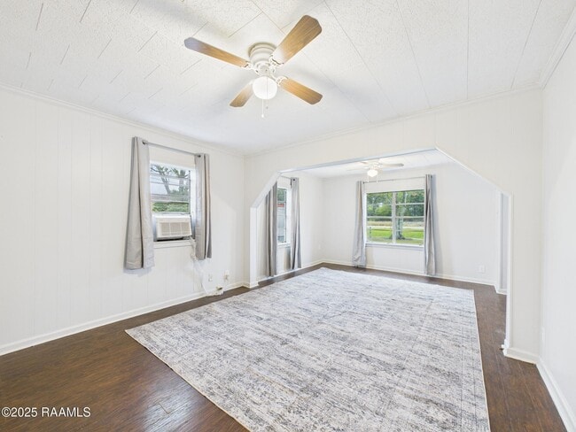 Photo - 9123 Cameron St