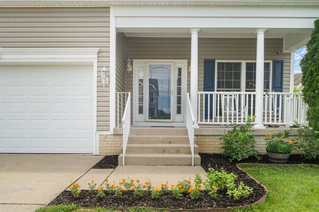 Photo - Welcome home to this well-maintained 4-bed...