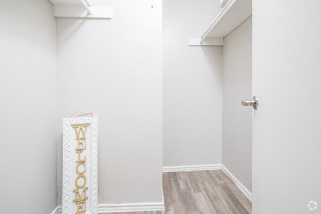1BR, 1BA - 655SF Closet - City Crest Apartments