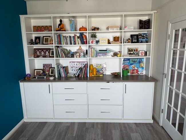 Photo - 6017 Teodoro Bnd