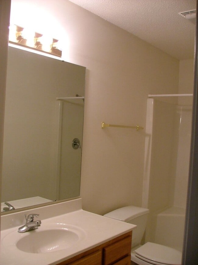 Photo - 100 Springwood Ln