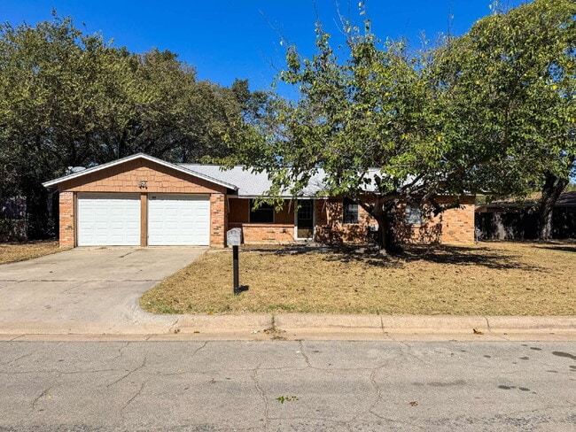 Photo - 3 Bedroom, 2 Bathroom Home in Kennedale