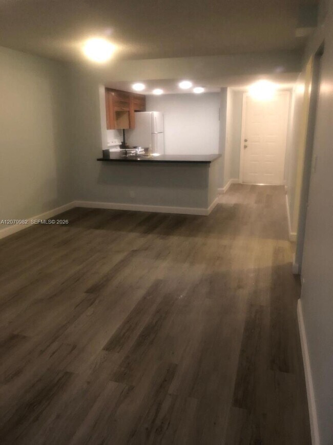 3700 N Pine Island Rd Unit 202