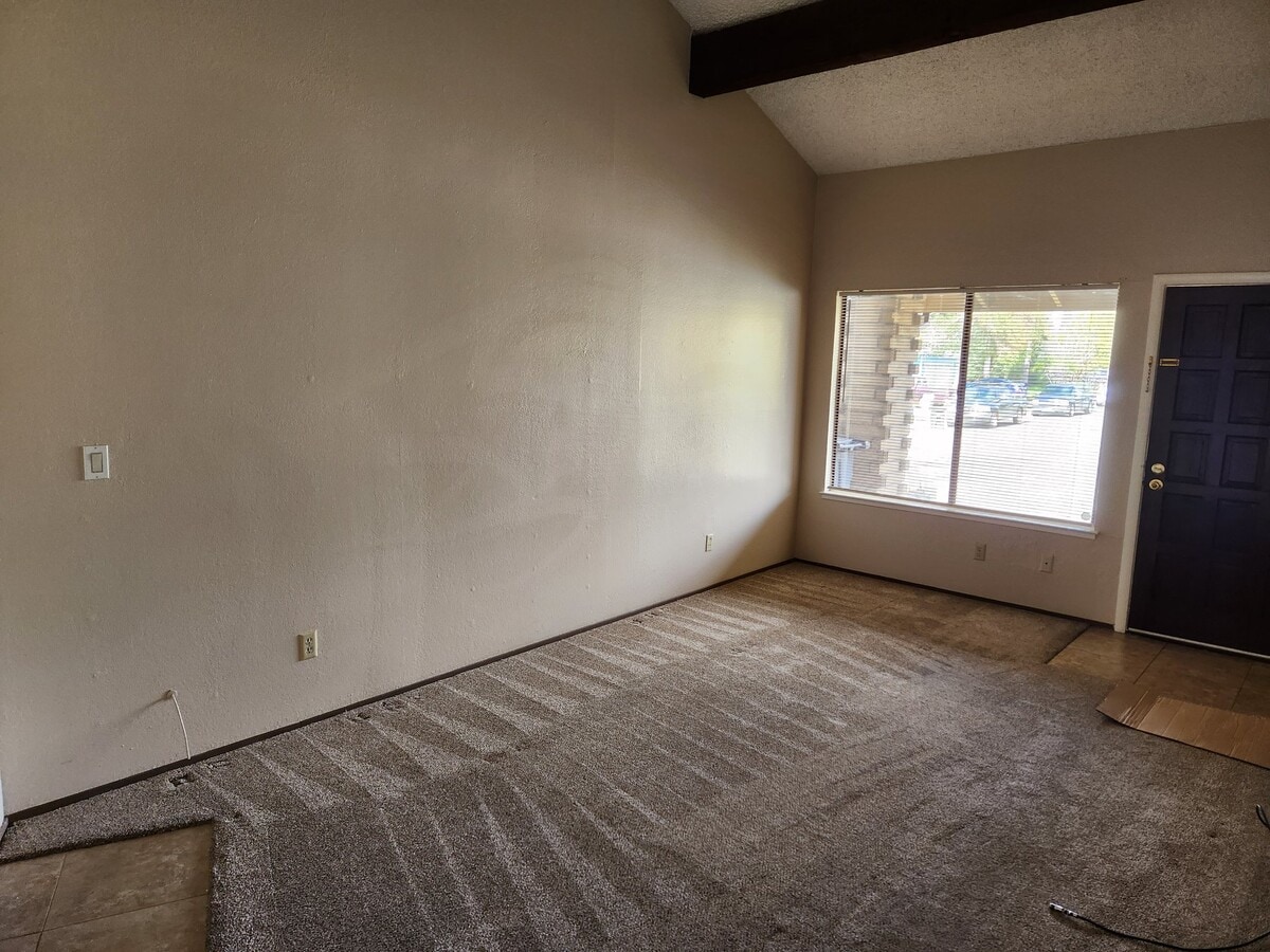 Photo - 10922 Scotsman Way