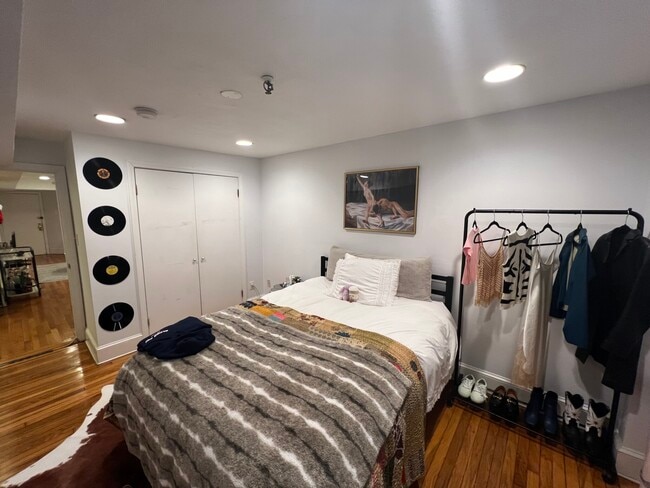 Building Photo - 35 Westland Ave