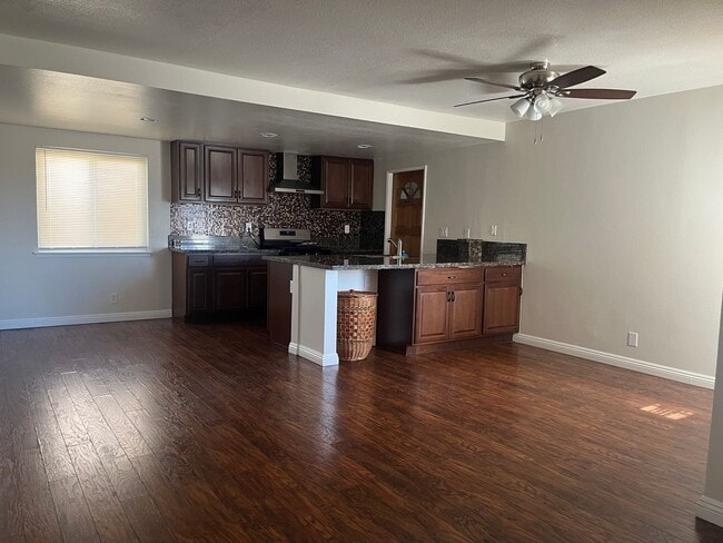 Photo - 4 bedroom 2bathroom Home Available now!