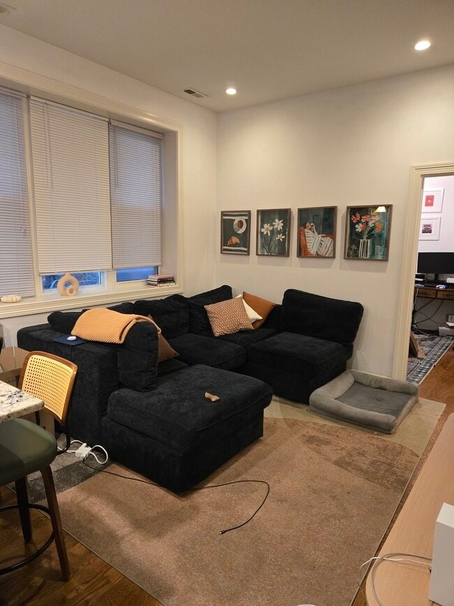 Photo - 2309 N Leavitt St Unit 1