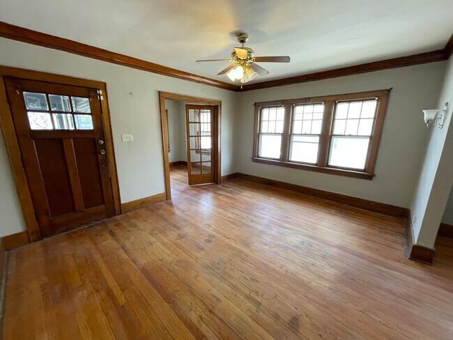 Photo - 4273 Wirt St