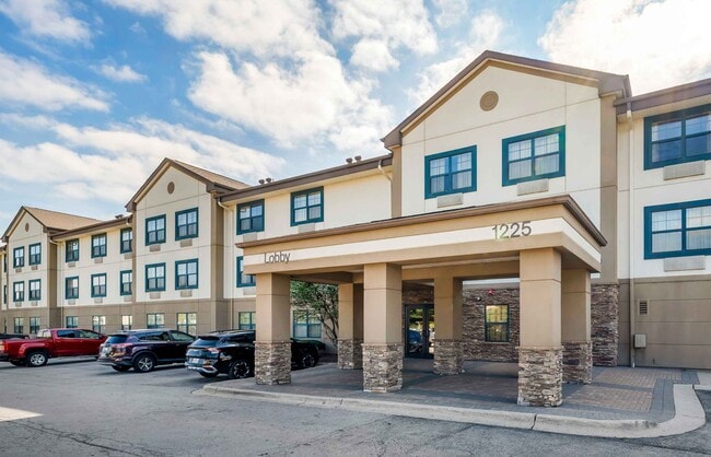 Furnished Studio-Chicago - Romeoville - Bollingbrook