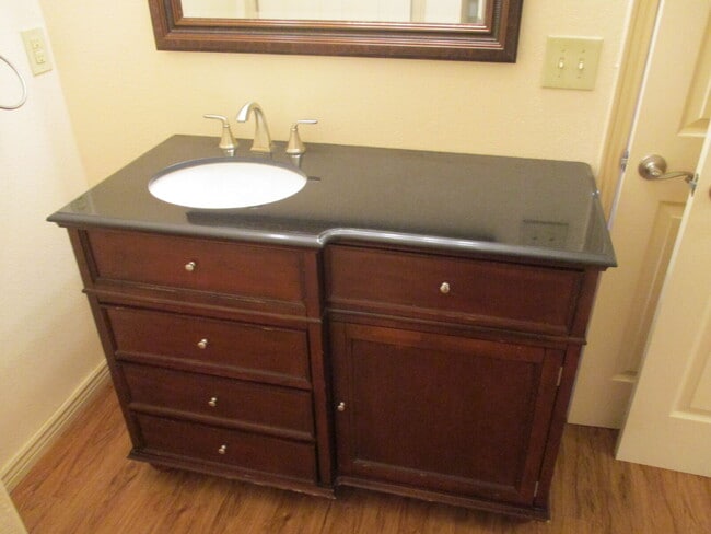 Photo - Walkout Basement Apartment - PRICED TO RENT - AVAIL 6/1/26 Unit #B