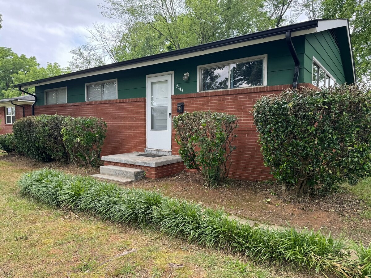 Photo - 2244 English Dr House