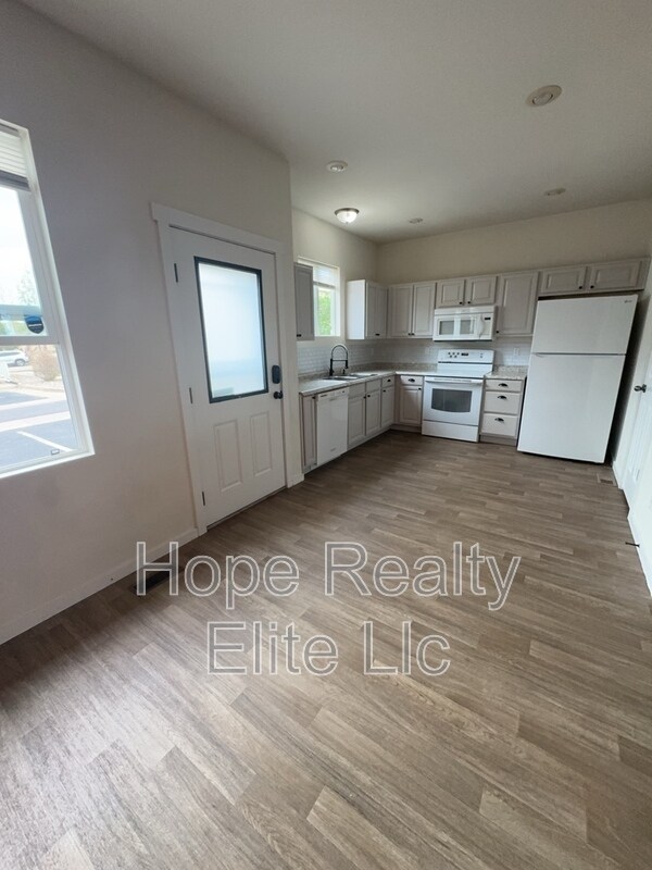 Photo - 5198 Dovetail Ln