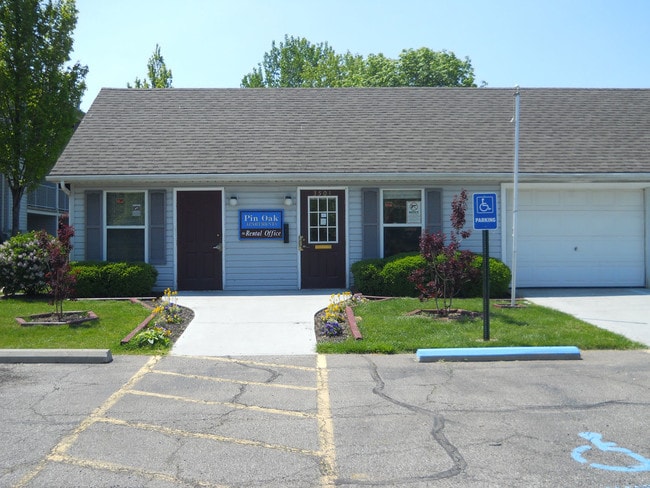 Pin Oak Apartments