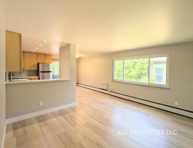 Photo - 200 Sherman St