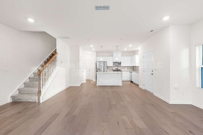 Photo - 240 Harpers Run Ln