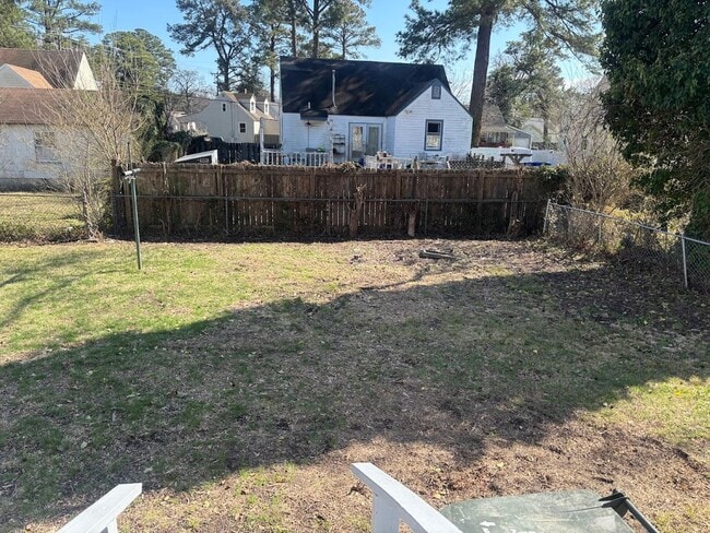 Photo - 4745 Lind St Unidad A