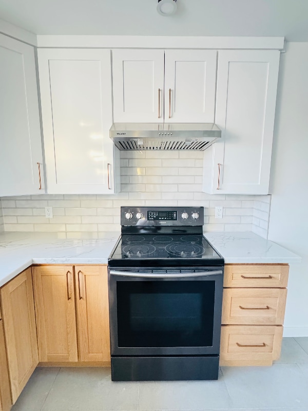 Photo - 889 W 8th St