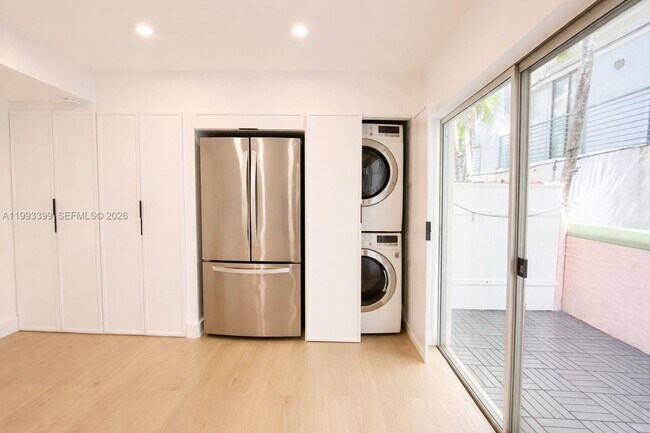 Photo - 937 Michigan Ave