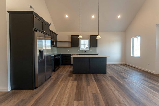 Subdivisión Owen-Silos - Casas de lujo - Sur de Springfield, Missouri - Dos habitaciones - Anderson - Cocina y comedor - Owen Silos