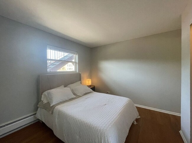 Photo - 4547 N Dover St Unidad 2H