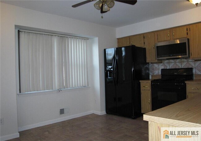 Photo - 6107 N Oaks Blvd