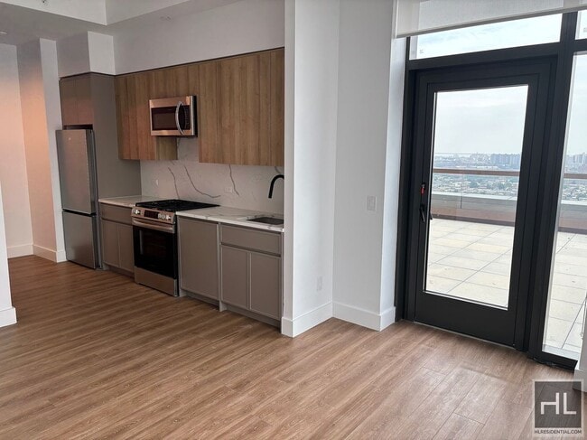 Cropsey Ave - Cropsey Ave Apartment Unit PH204