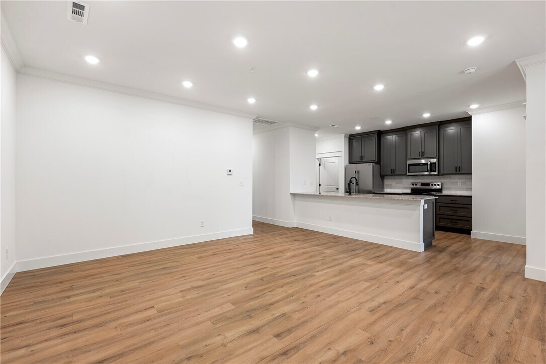 Photo - 1610 S 17th Pl
