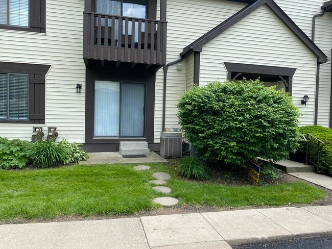 4523 W Bancroft St Unit 49