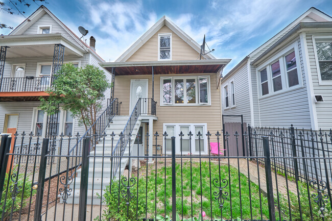 Building Photo - 4323 S Talman Ave Unit 2 Rental