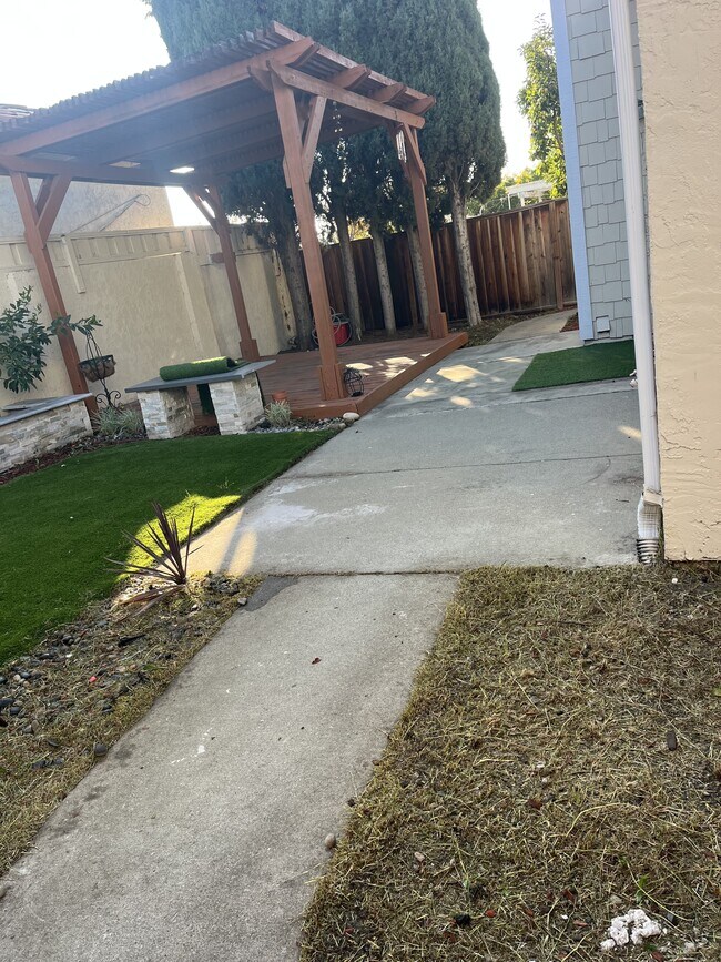 Photo - 1166 Fox Hollow Ct