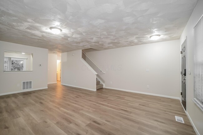 Photo - 967 Robmeyer Dr