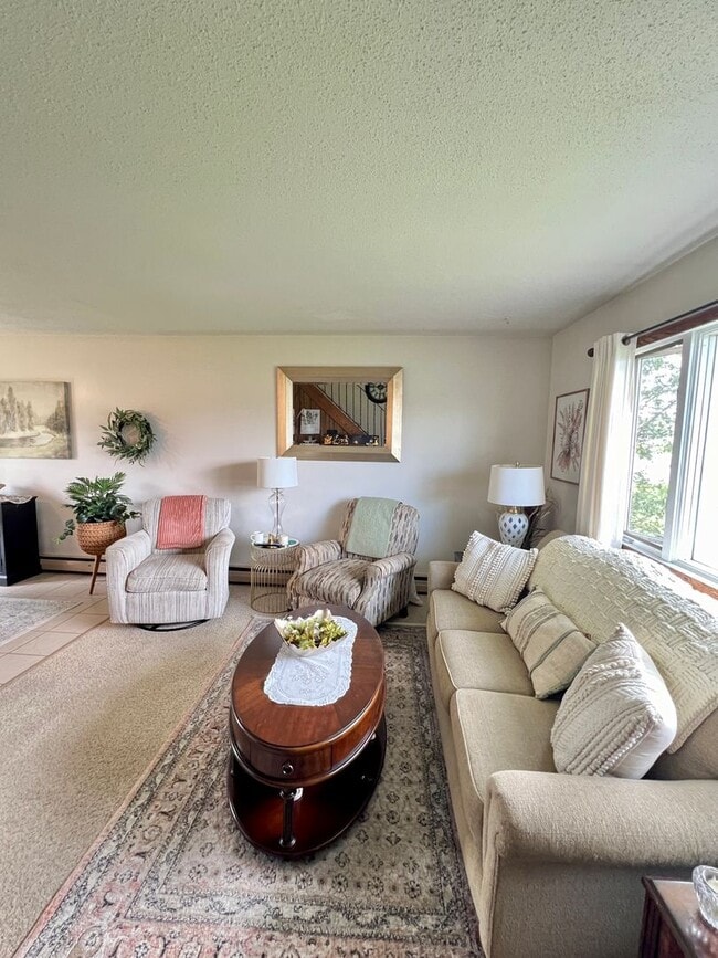 Photo - AVAILABLE MAY - Large 2 Bedroom Apartment! Unit 1618 N 32nd St