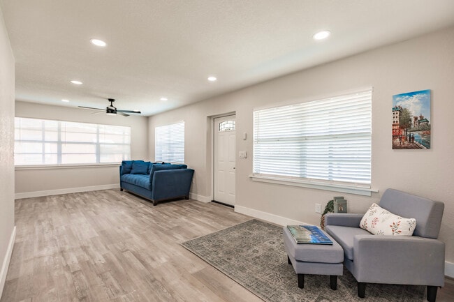 Photo - 3241 Crestwood Dr