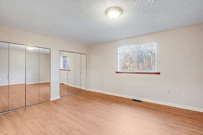 Photo - Beautiful 5 Bed, 3 Bath Rental Home in Sherwood!