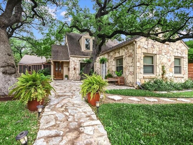 Charming 4 beds 4 baths in Austin! - Charming 4 beds 4 baths in Austin! House
